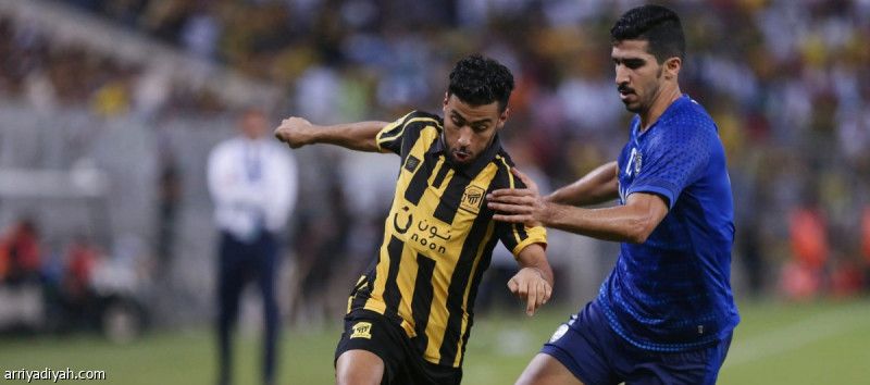 الخليج يضم السميري حتى عام 2025