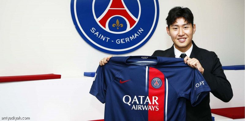 باريس يضم لي كانج إن