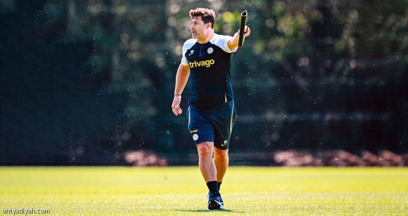 بوكيتينو يساعد 3 لاعبين