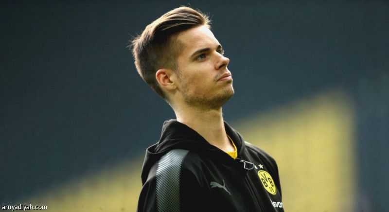 فيجل يتفاجأ برحيل هوفمان