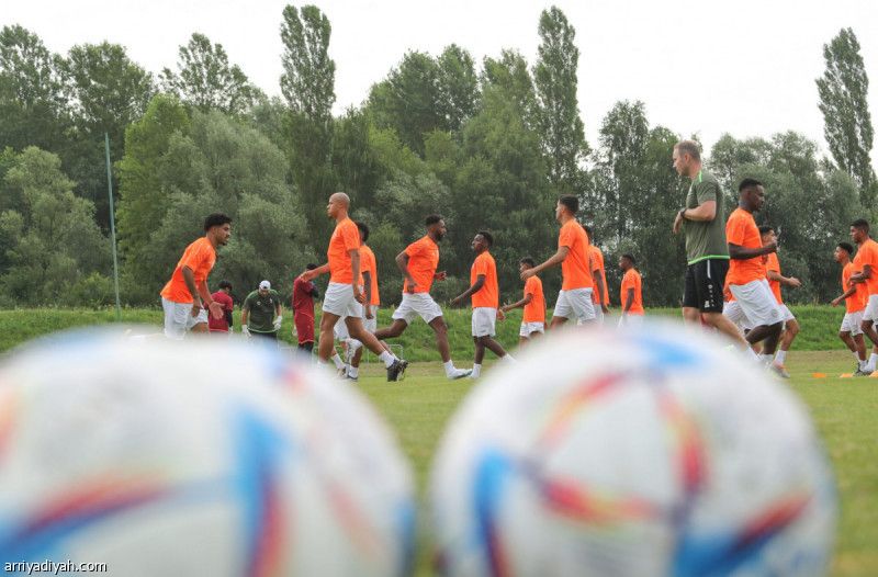 جيرارد يختبر لياقة لاعبي الاتفاق