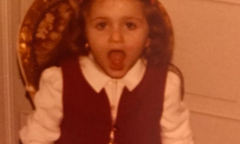 هذه الطفلة أصبحت نجمة عربية جميلة… خمّنوا من هي !