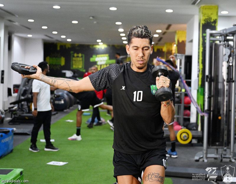 أليوسكي يلتحق بمعسكر الأهلي