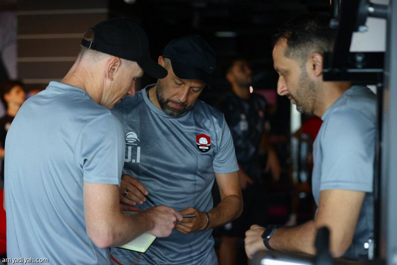 كرسي الرائد.. اليوم الأول لم يتقدم أحد