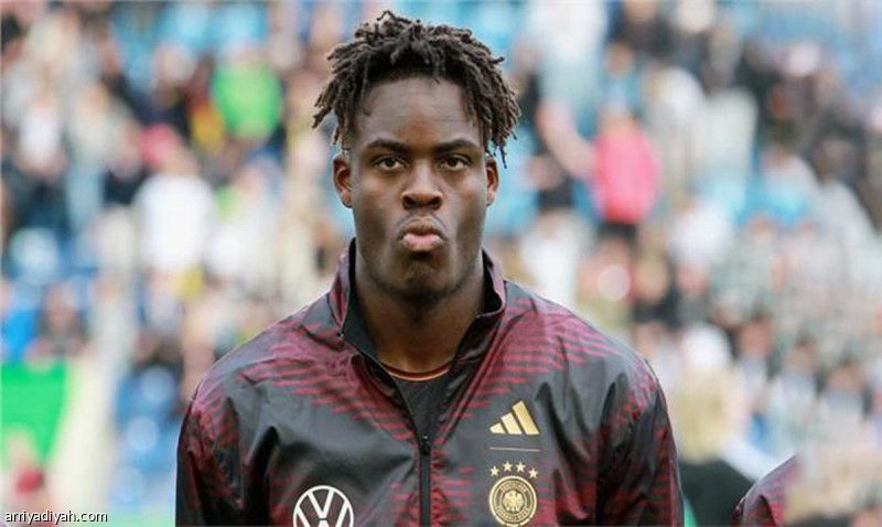 إنتر يضم بيسيك