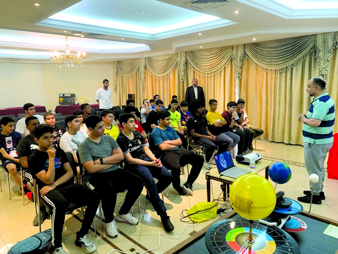 شباب العربي الصيفي يتعرفون على «أطوار القمر»