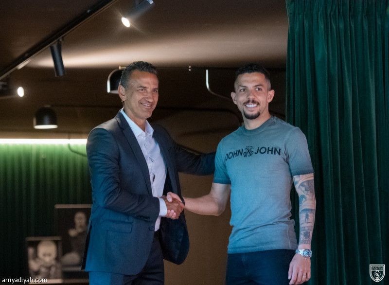 بالإعارة.. التعاون يبقي ميديروس موسما إضافيا