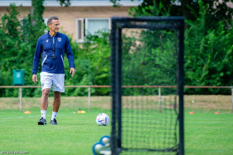 شاموسكا يضاعف لياقة التعاونيين