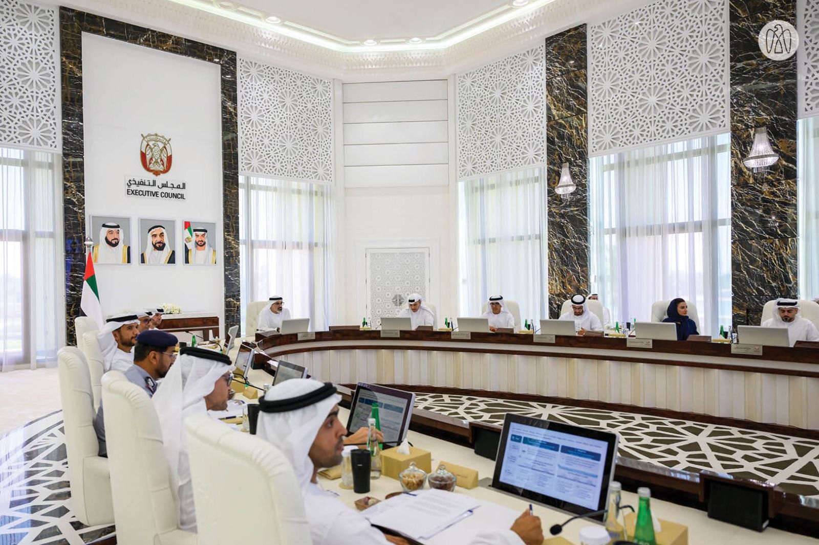 خالد بن محمد بن زايد يترأَّس اجتماع المجلس التنفيذي لإمارة أبوظبي