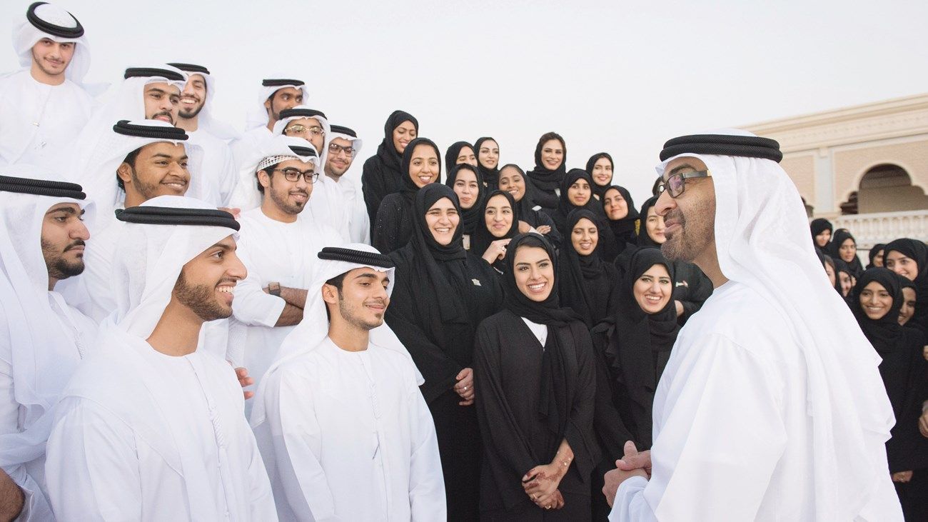 محمد بن زايد: إعداد الشباب للمستقبل أولوية ونهج راسخ للإمارات