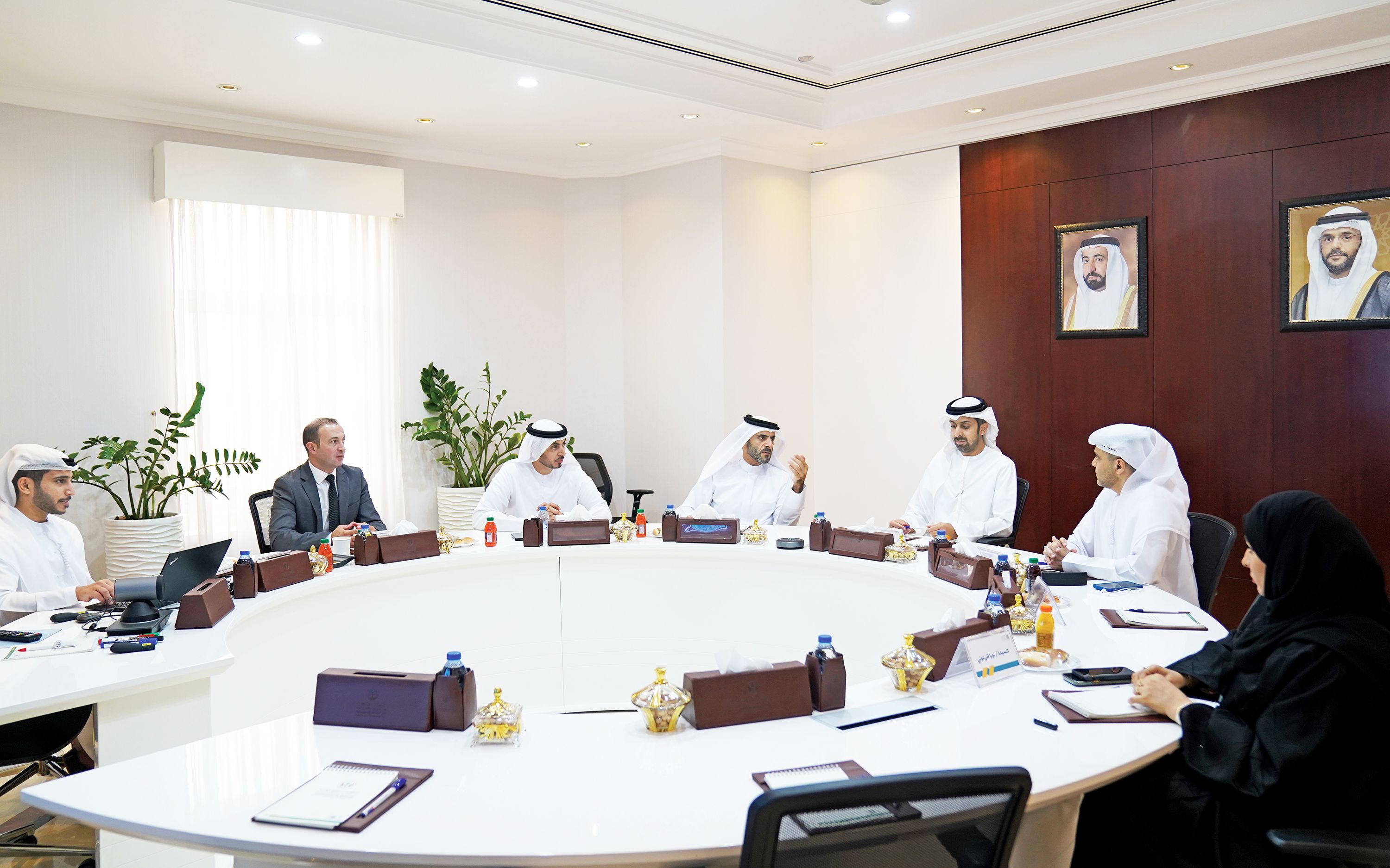 «رُوّاد» تقدم 375 ألف درهم لمشروعين جديدين