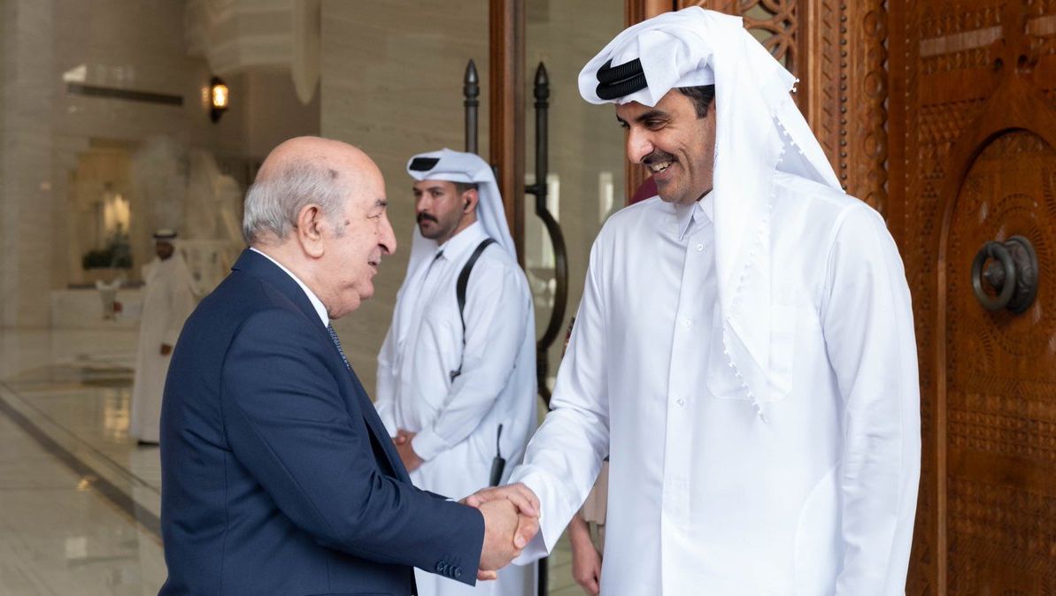 سمو الأمير يؤكد أهمية مباحثاته مع الرئيس الجزائري