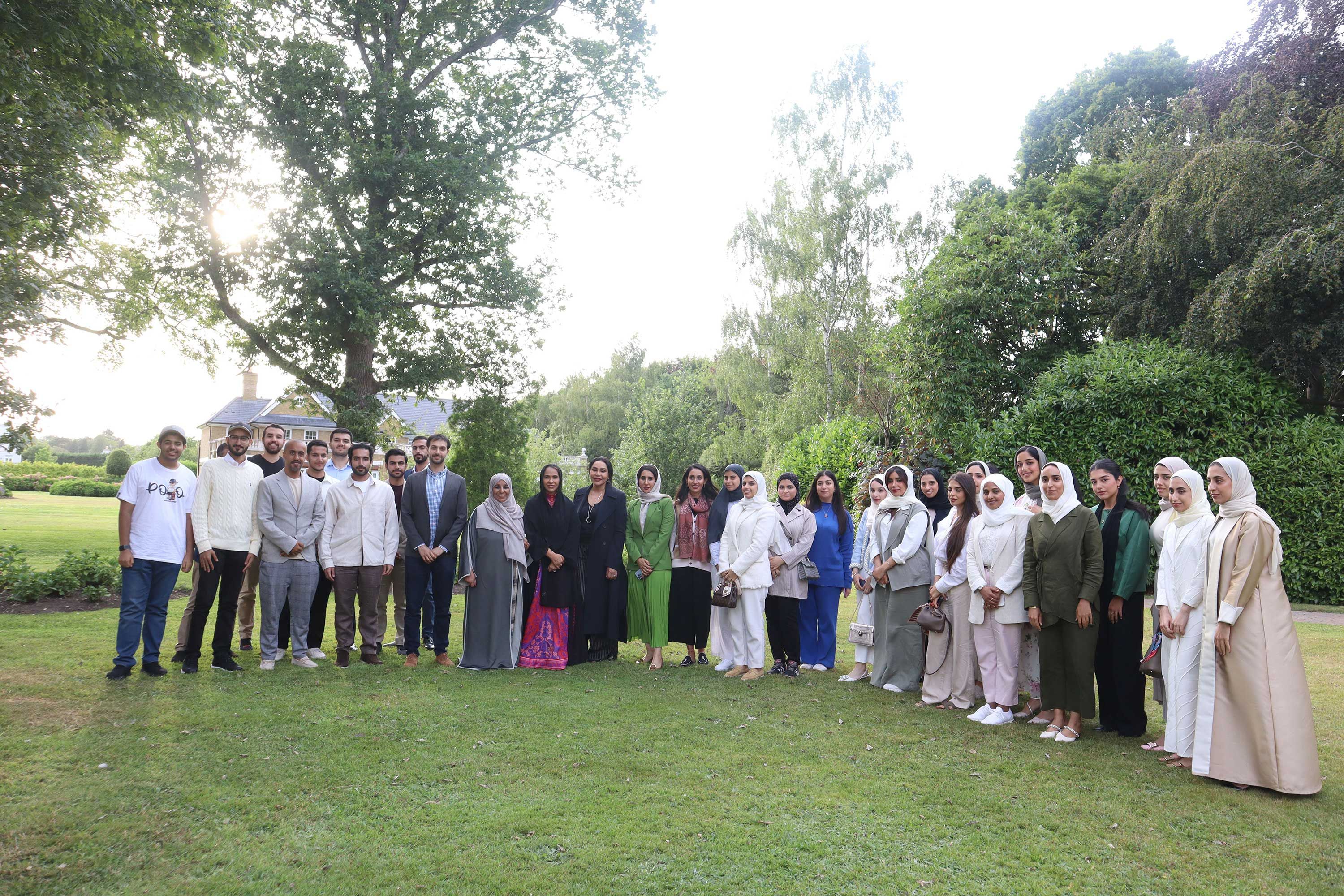 شما بنت محمد تلتقي طلاب الدولة المبتعثين في المملكة المتحدة