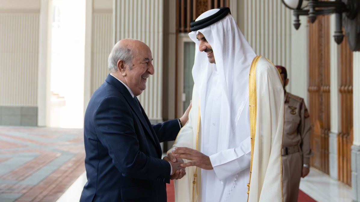 سمو الأمير والرئيس الجزائري يعقدان جلسة مباحثات رسمية