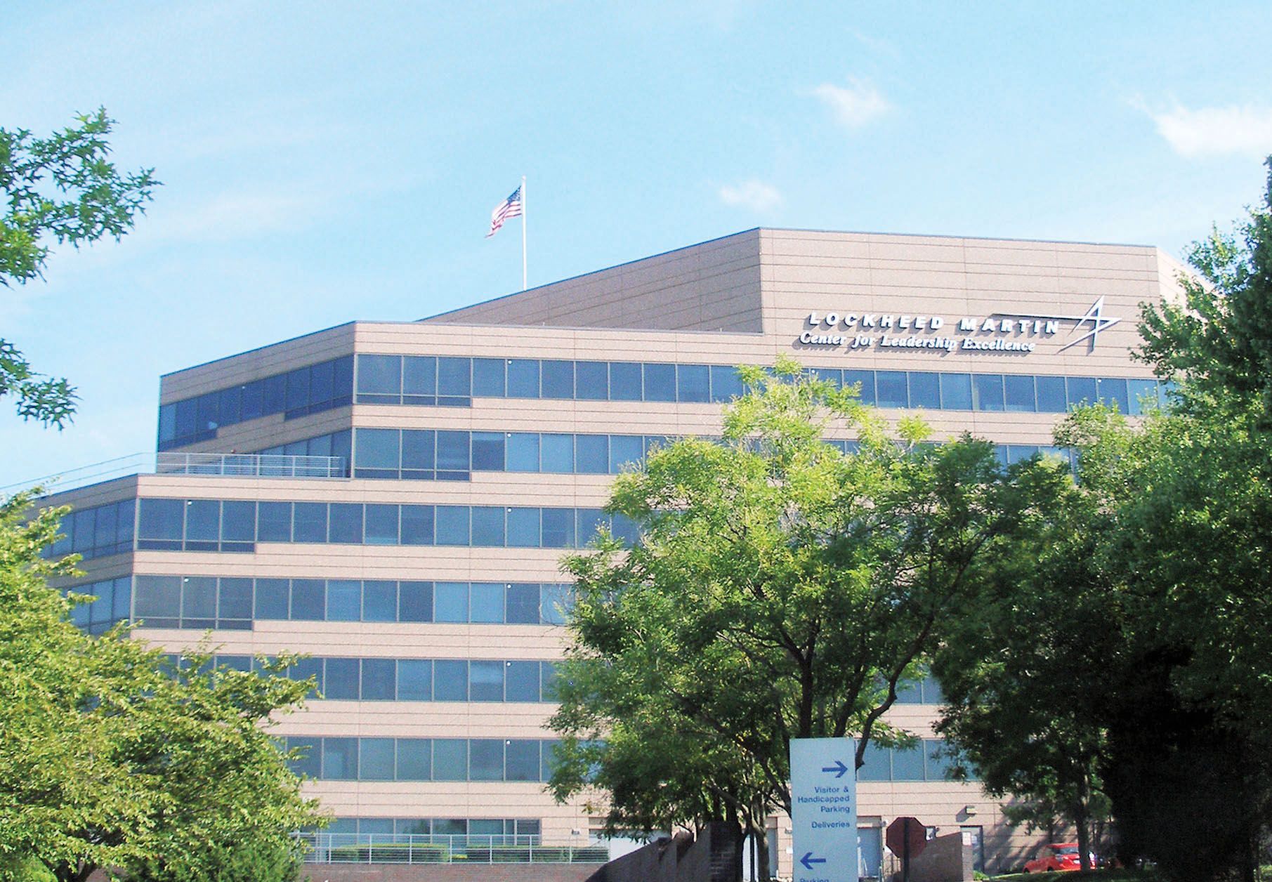 أرباح «لوكهيد مارتن» الأمريكية تحلق في الربع الثاني