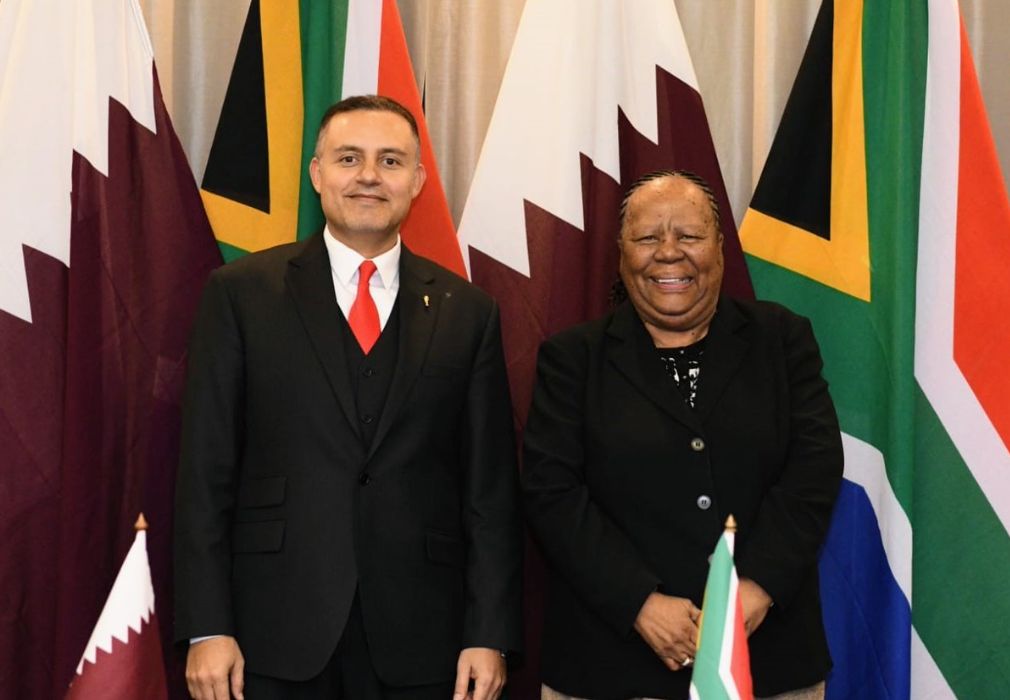 وزيرة خارجية جنوب إفريقيا تجتمع مع سفير دولة قطر