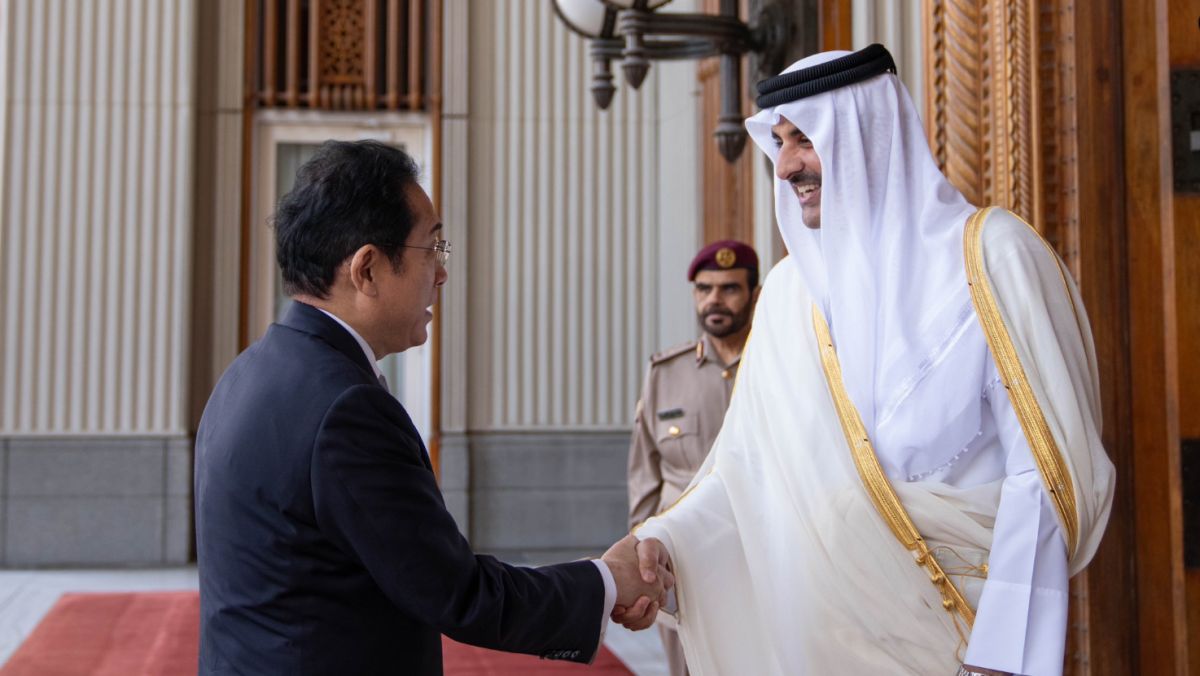 سمو الأمير ورئيس الوزراء الياباني يعقدان جلسة مباحثات رسمية