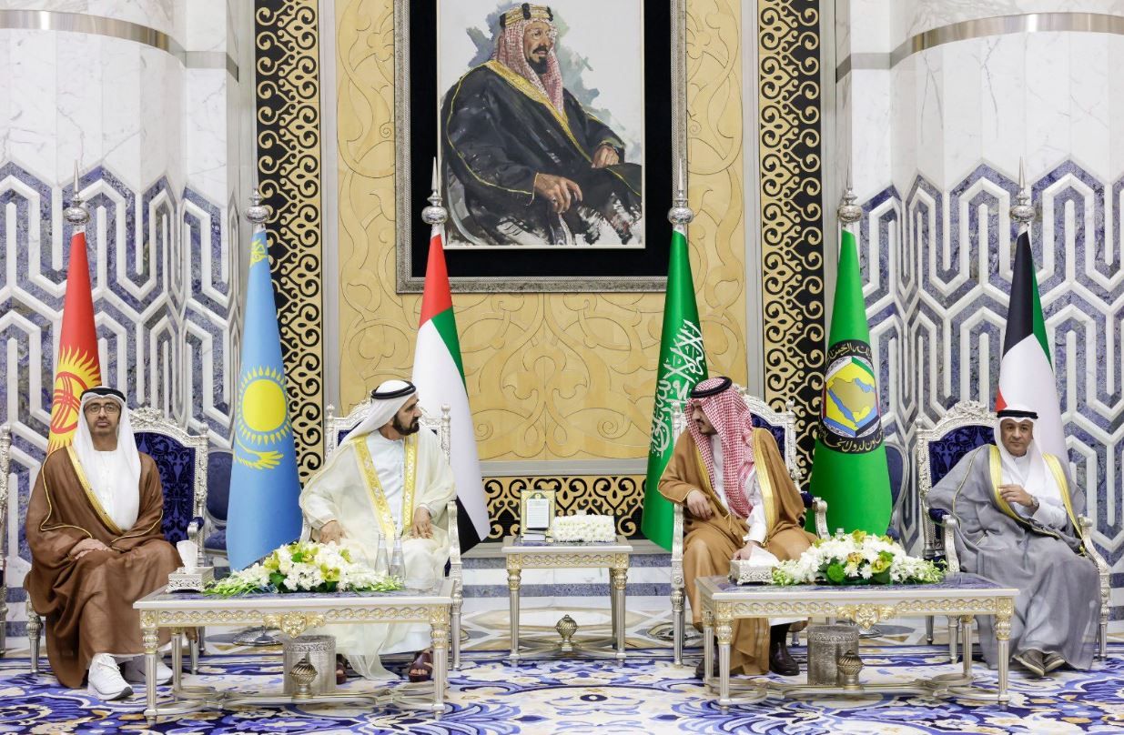 محمد بن راشد: ندعم كل ما من شأنه ترسيخ الأخوة وتعزيز الاستقرار والازدهار