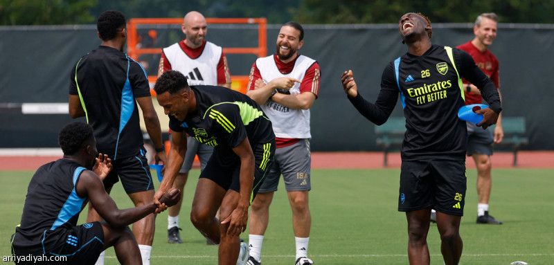 أرسنال يواصل التسوّق