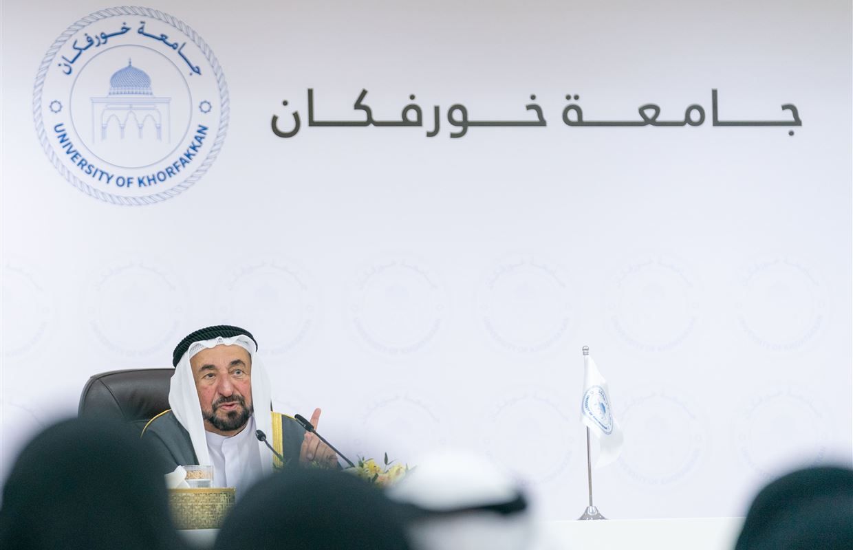 حاكم الشارقة يصدر مرسوماً أميرياً بإحالة نائب مدير جامعة خورفكان لشؤون المجتمع والعلاقات العامة إلى التقاعد