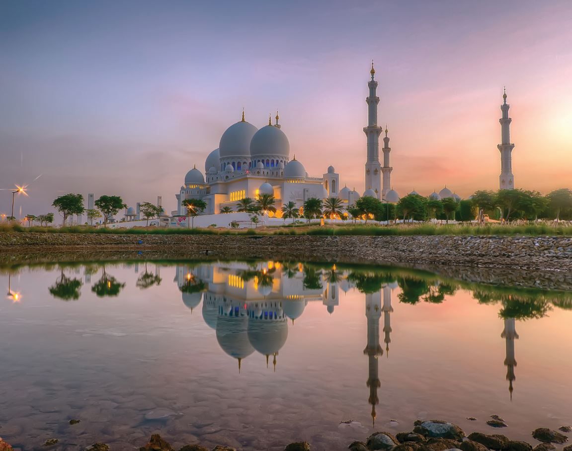 مركز جامع الشيخ زايد الكبير يصدر التقويم الهجري الجديد