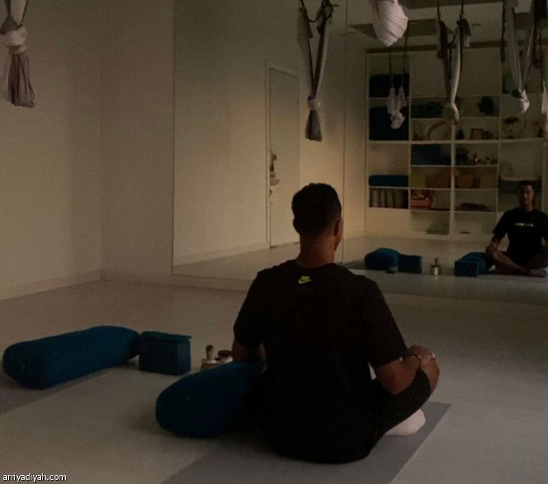 قبل الموسم.. سالم يستعين بـ «اليوجا»