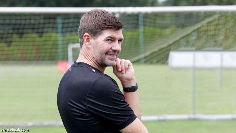 خصم الاتفاق الأخير.. بطل مقدونيا 4 مرات