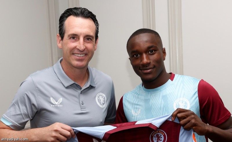 أستون فيلا يضم موسى ديابي