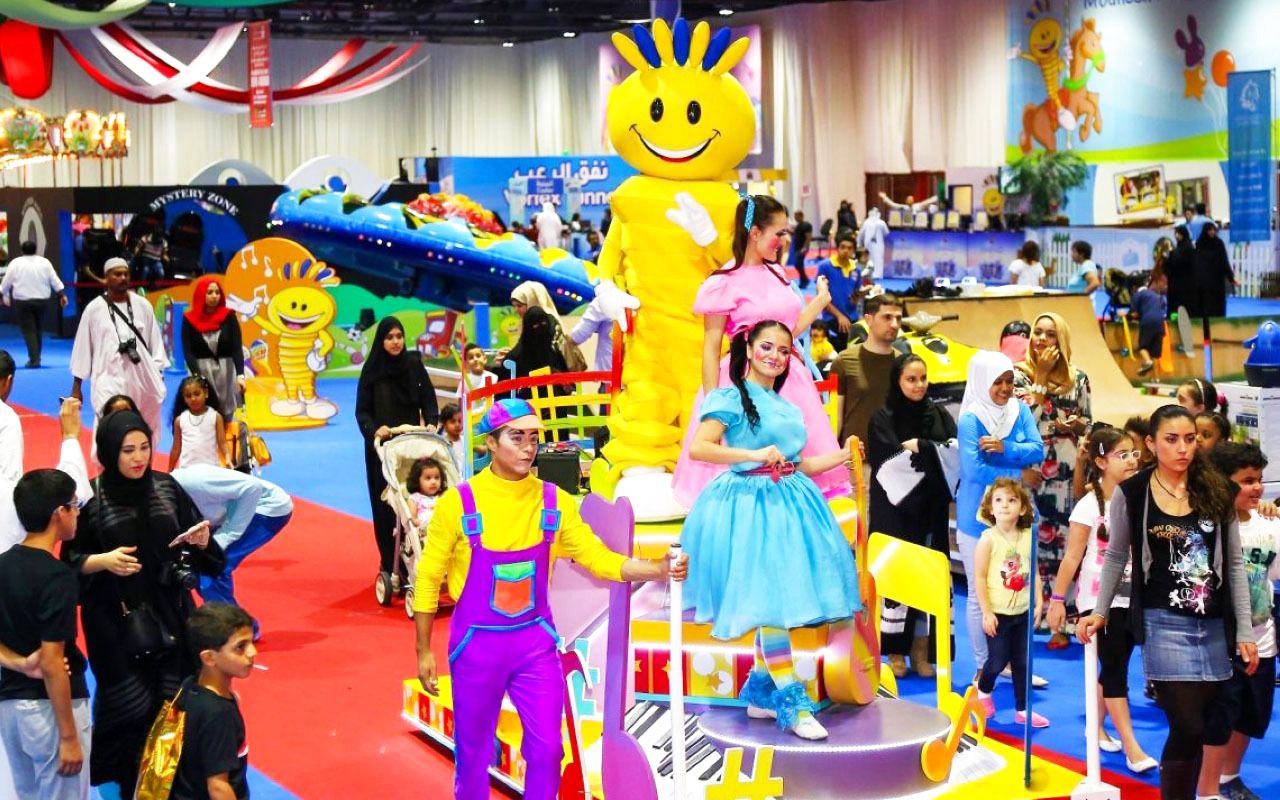 «عالم مدهش».. 350 منطقة ترفيهية تستقبل آلاف الزوار