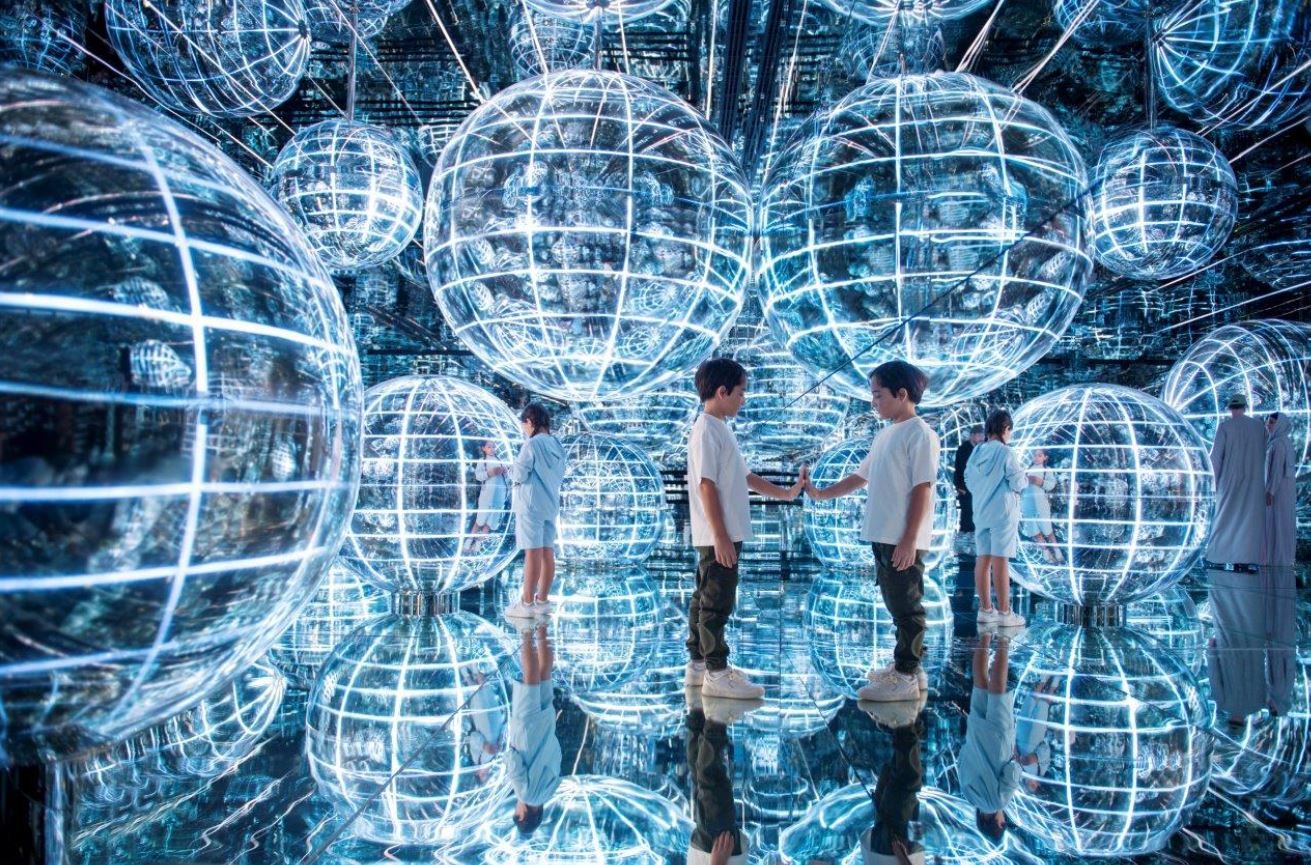 وجهات دبي تصدر دليلاً إرشادياً جديداً حول أحدث أماكن الجذب العائلية بالإمارة