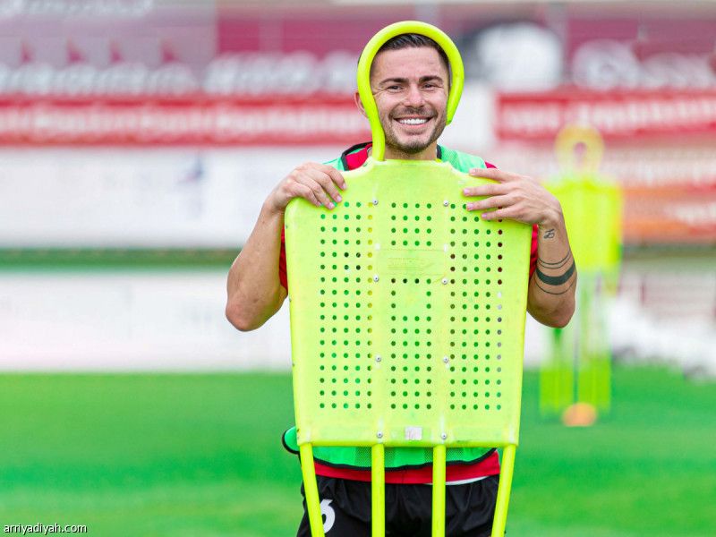 الرياض يواجه النصر