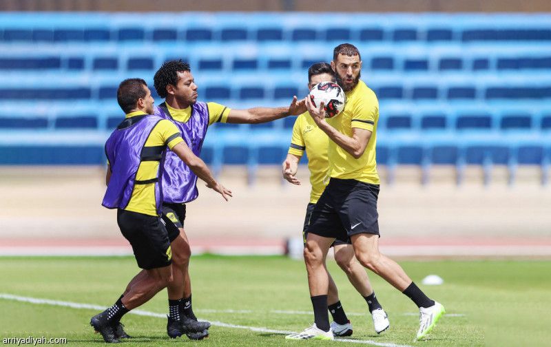 بنزيما ورومارينيو.. ثنائية جديدة