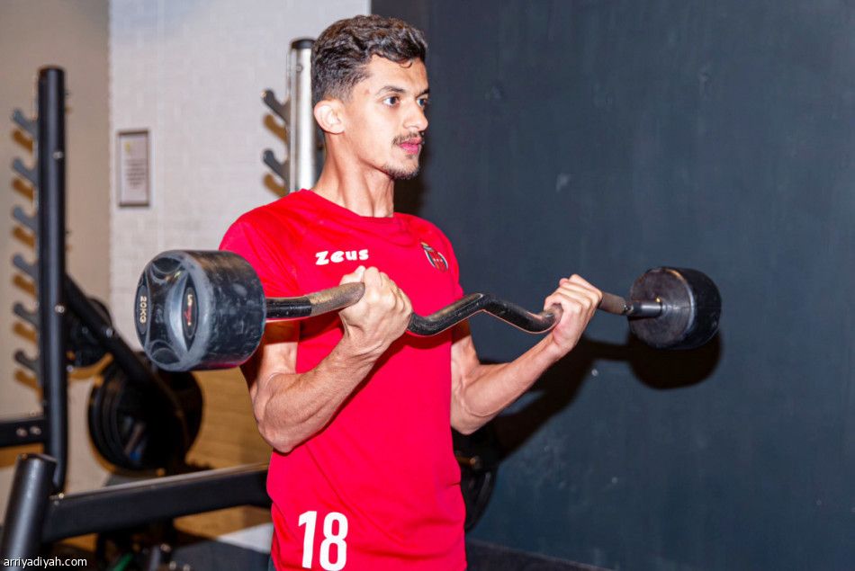 الشد يغيّب الدوسري والعقل