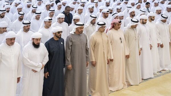 صور | رئيس الإمارات وشيوخ آل نهيان يشيعون الراحل الشيخ سعيد بن زايد