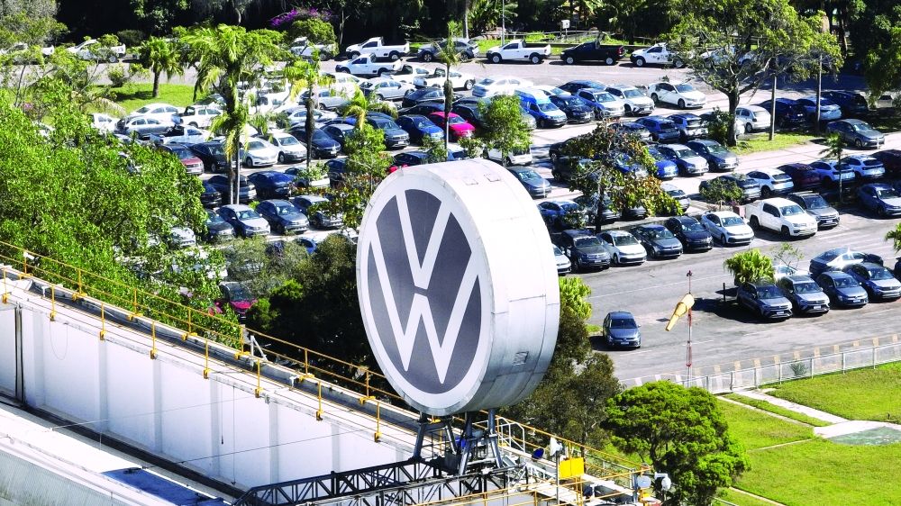 156.3 مليار يورو إيرادات «فولكس فاجن» في النصف الأول