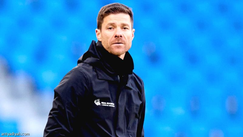 ألونسو يؤجل مستقبله