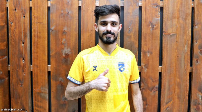 الحزم يوقع مع المزيريب