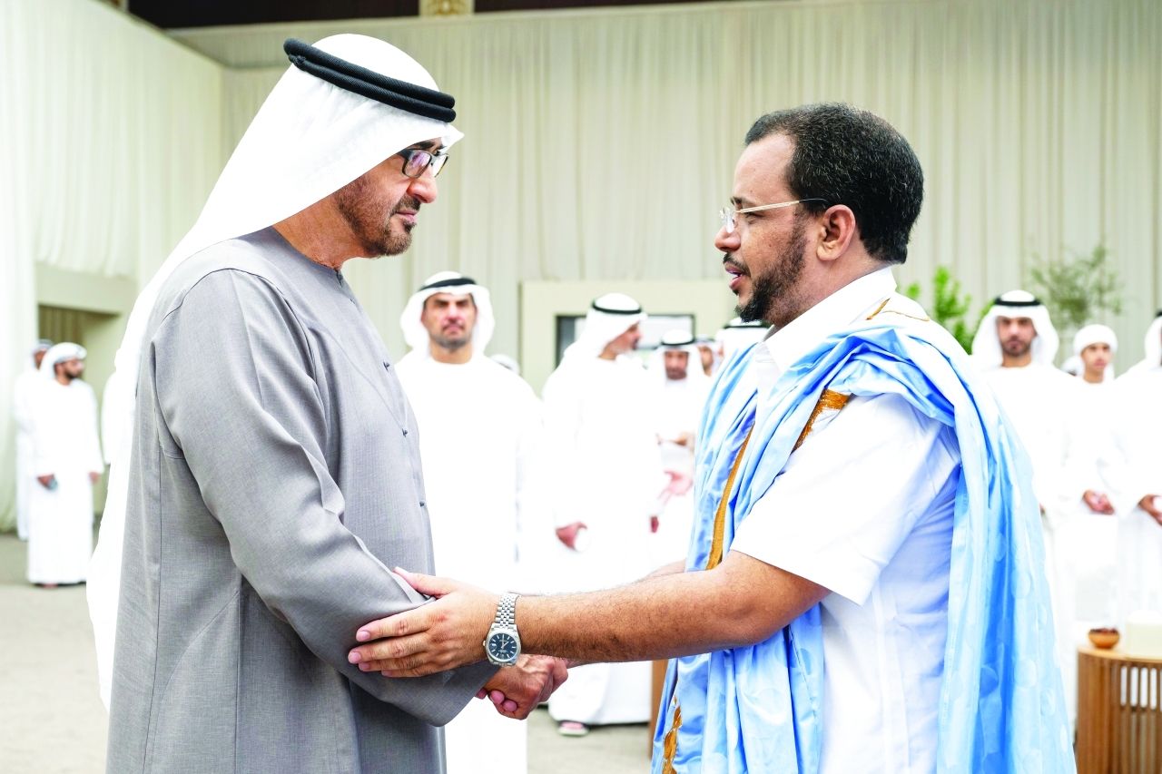 محمد بن زايد يواصل تقبل التعازي في وفاة سعيد بن زايد