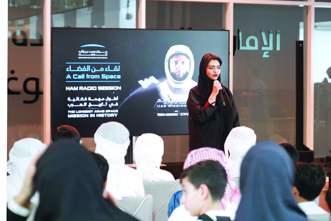 سلطان النيادي يلهم طلاب الإمارات في مكتبة محمد بن راشد