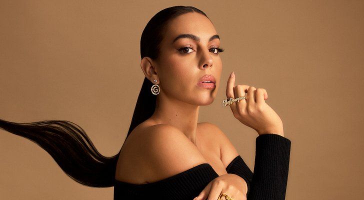 جورجينا رودريغيز على البحر بالبيكيني الجريء وغادة عبد الرازق تبدي إعجابها-بالفيديو