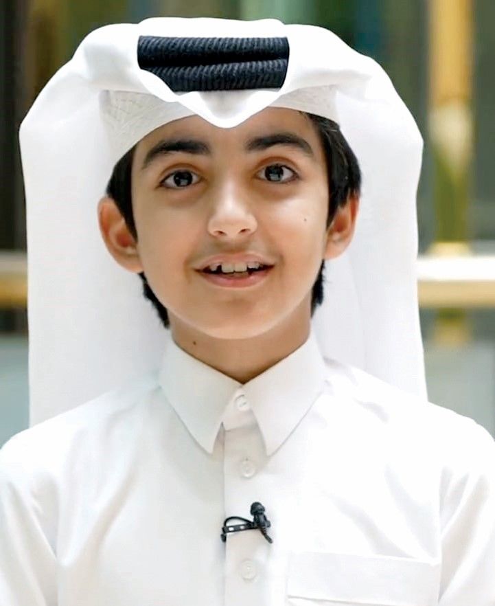 طفل قطري يصنع لعبة تروج للسياحة