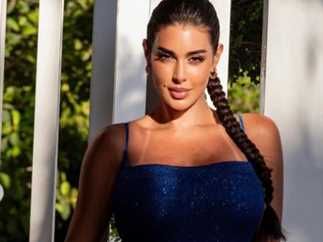 الجمال العربي يفوز.. ياسمين صبري بإطلالة أنيقة والجمهور يغازلها