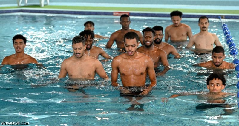 الشباب يبدأ تحضيرات الوحدة من «المسبح»