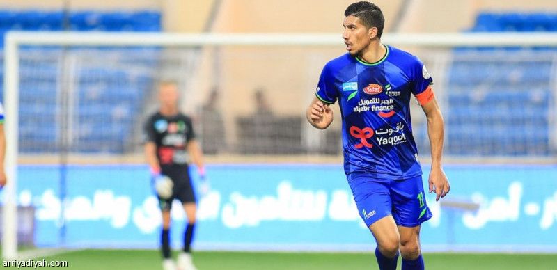 الفتح.. «الفتاق» يغيّب سعدان 30 يوما