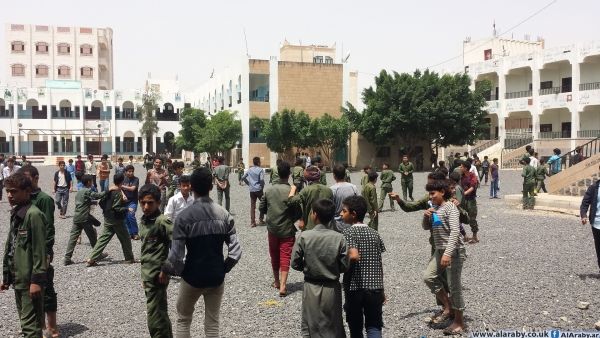 أموال لا يعرف مصيرها.. قيادي حوثي يتهم المليشيا بنهب ايرادات صندوق المعلم