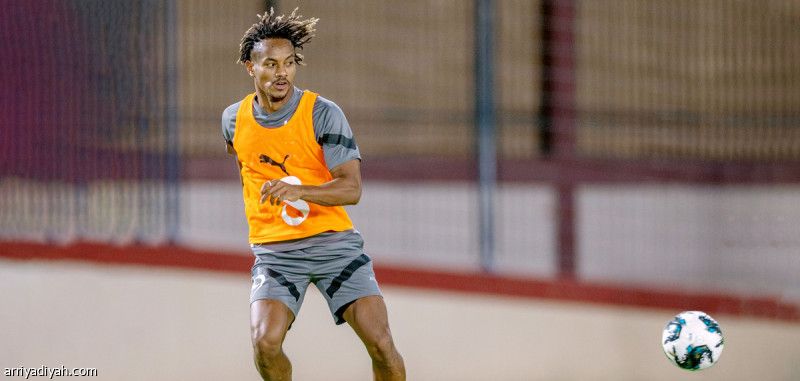 بروفة القمة.. دفاع وكرات متحركة