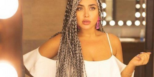 شاهد .. هيا مرعشلي تستعرض أفخاذها العارية وتتحدى المسربين ...سافعلها امام الجميع !!
