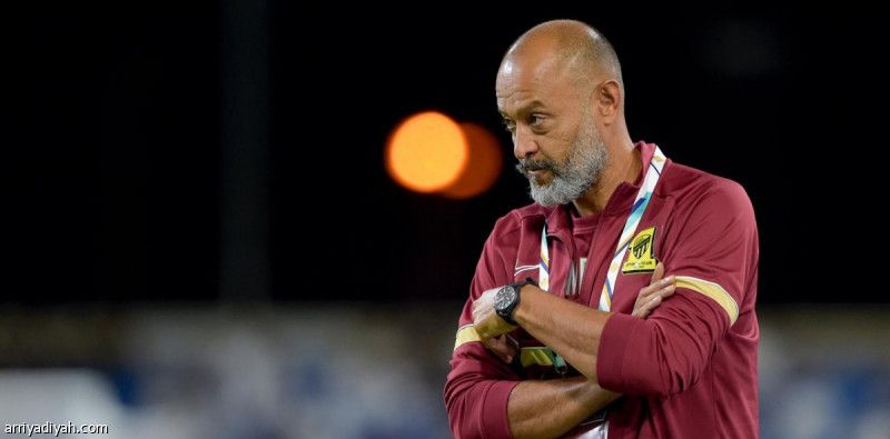 في الدوري والكأس والعربية.. سانتو لا يكسب الهلال