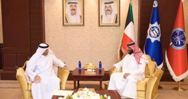 وزير الداخلية يتسلم رسالة خطية من نظيره القطري تتضمن دعوة لزيارة الدوحة