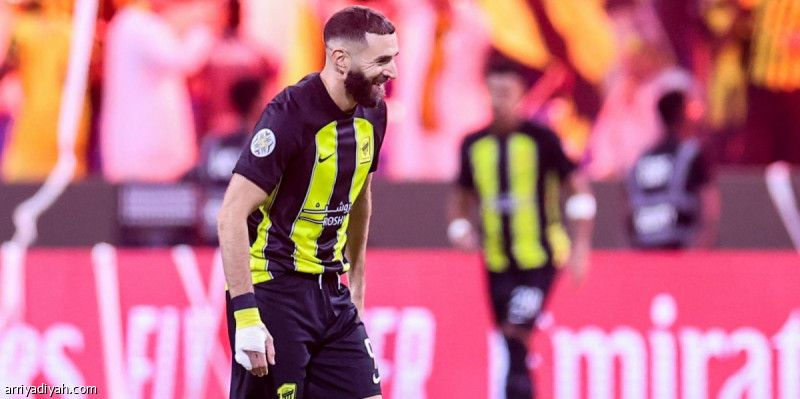 الحكام الأجانب يكلفون الاتحاد 700 ألف ريال